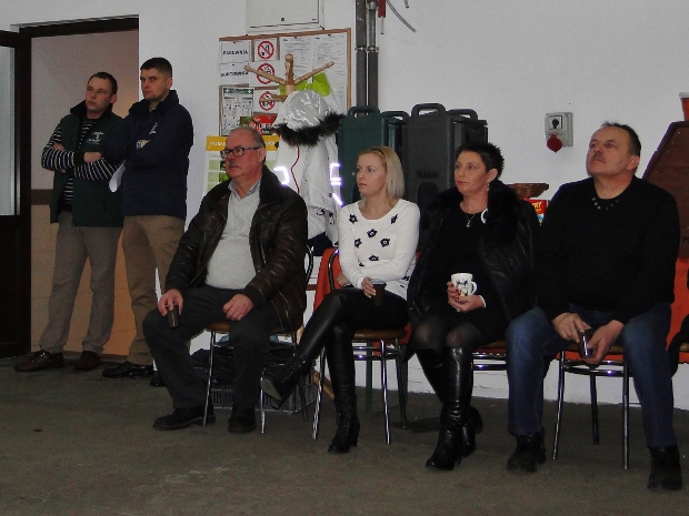 Od prawej: Państwo Malikowie z córką Pauliną Malik-Ziębą, Janusz Piotrowski z Biopartner, Łukasz Rycombel z Monsanto Polska i Tomasz Malik, syn gospodarzy