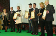Podczas uroczystego otwarcia TSW 2014 wręczono nagrody im Szczepana Pieniążka, od lewej Anna Kurek - dyrektor targów, Prof. Franciszek Adamicki - dyrektor Instytutu Ogrodnictwa w Skierniewicach, statuetki odebrali właściciele firmy Jagoda J.P.S ze Skierniewic, Agroenergia z Komorowa, PHU Chemirol Sp. z o.o z Mogilna, oraz Agrosimex z Golian