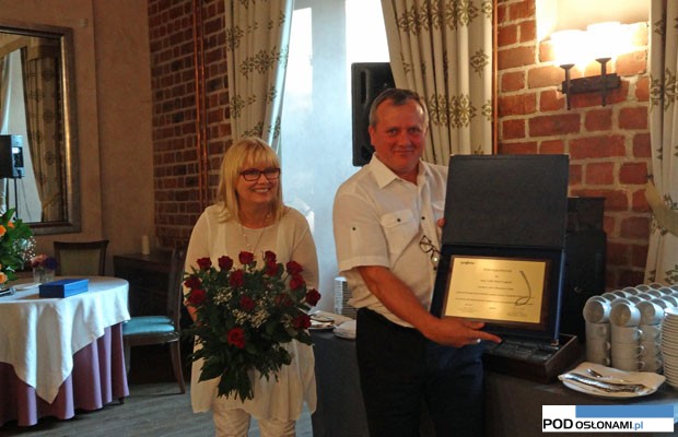 Lidia i Mirosław Gimla - właściciele Lidia Horti-Logistic, obchodzą w tym roku jubileusz 20 lecia działalności firmy, podczas spotkania w Uniejowie otrzymali pamiątkowy dyplom pamiątkowy dyplom, kwiaty i życzenia od przedstawicieli współpracujących z nimi firm