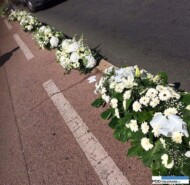 Nicea 18-07-2016, biale kwiaty w holdzie ofiarom ataku terrorystycznego z 14 lipca