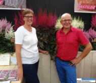 Els i Hans van der Meer i zwycięska tawułka_Astilbe-Chocolate Cherry ich hodowli_Plantarium 2016