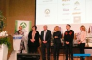 Organizatorzy i członkowie jury konkursu dla kwiaciarń podczas jego rozpoczęcia (AW)