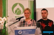 Dr hab.Agnieszka Krzymińska z Uniwersytetu Przyrodniczego Poznaniu oraz dr inż Piotr Salachna - międzynarodowy sędzia florystyki FLORINT podczas ogłaszania wyników konkursu