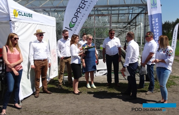 Gospodarze i organizatorzy Dnia Otwartego, od lewej Maria Lis, Maciej Wita, Paweł Kloc, Dorota Wielgat, Maria i Jan Cumbrowscy, Michał Taraska, Piotr Słomiany, Anna Mularska