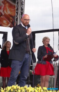 Poseł Jakub Rutnicki - wiceprzewodniczacy Komisji Kultury Fizycznej i Sportu Sejmu RP_Miedzynaropdowe-Targi-Tulipanow_Chrzypsko-Wielkie-2017_fot. A-Cecot