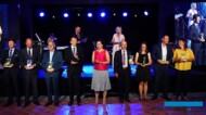 Przedstawiciele szkółek, które 25 razy wzięły udział w wystawie "Zieleń to Życie" (od lewej: S. Zymon, B. Szymanowski, J. Ciepłucha - w środku prezes ZSzP W. Wróbelwski i prezes APZ A. Żukowska - oraz W. Piotrowski, K. Widaj, W. Grąbczewski, K. Łazucka-Ceglarska)