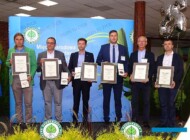 Przedstawiciele firm, które odebrały medale i wyróżnienia w Konkursie Roślin Nowości (od lewej: P. Godlewski, A. Gruszczyński, J. Kurowski, N. Nowaczyk, B. Hajdrowski, O. Palusier