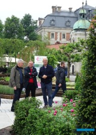 W. Kapias - w środku i B. Hajdrowski_z klientemOgrody Daisy_Pszczyna_Daisy-Days-2018