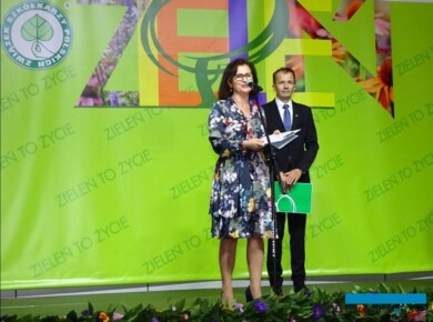 Dyrektor wystawy „Zieleń to Życie" Agnieszka Żukowska oraz prezes ZSzP Wojciech Wróblewski podczas otwarcia targów, fot. A. Cecot 