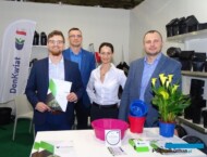 Na stoisku firmy DonKwiat (od lewej): Krzysztof Matyjaszek, Waldemar Kochański, Marta Nowak, Grzegorz Smołecki (prezes)_Myplant and Garden 2019