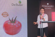 Dr Katarzyna Tykarska-Duchovska przedstawiała najnowsze propozycje odmian pomidorów malinowych i czerwonych wielkoowocowych marki De Ruiter