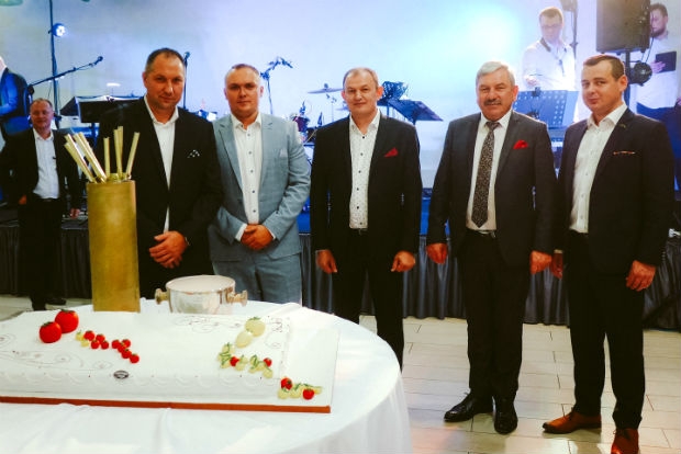 Organizatorzy Dożynek Pomidorowych 2019, od lewej: Hubert Łakomiak, Karol Janas, Marek Sowa, Krzysztof Chenczke oraz Marcin Janiak