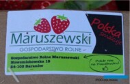 Tak wygląda etykieta przyklejana na tekturowych łubiankach z owocami