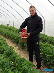 Mateusz Maruszewski zajmuje się sprzedażą owoców oraz działaniami marketingowymi