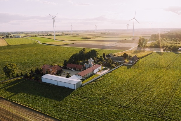 Pierwsze w Polsce gospodarstwo w sieci Bayer ForwardFarming znajduje się w miejscowości Kaszewy (powiat kutnowski, woj. łódzkie), prowadzi je Krzysztof Nykiel wraz z synem Maciejem (fot. Bayer)
