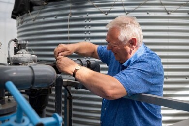René Denis od 36 lat korzysta przy produkcji roślin z wody deszczowej oraz stosuje obieg zamknięty pożywki nawozowej, fot. Ivan De Clercq 