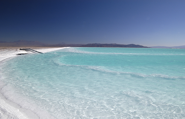 Ewaporacyjny zbiornik solanki w Chile