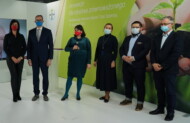 Pracownicy firmy Bayer Crop Science podczas internetowej konferencji prasowej poświęconej nowym strategiom i nowym produktom firmy