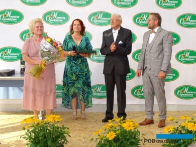 Założyciele, a także obecni właściciele Ogrodnictwa Nowaccy podczas obchodów jego 40-lecia (od lewej): Danuta, Beata, Jan i Mariusz Nowaccy, fot. A. Cecot