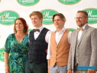 Beata i Mariusz Nowaccy z synami - Mateuszem i Pawłem