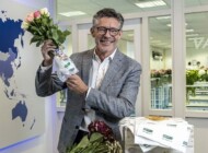 Chrysal Arrive Alive® Eco utrzymuje (po nasączeniu wodą) trwałość transportowanych kwiatów przez 3-5 dni