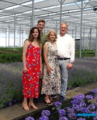 Dorota i Maciej Raszka z synem Mateuszem i synową Darią_Dzień OtwartySyngentaFlowers_Łabiszyn2022_fot-A-Cecot