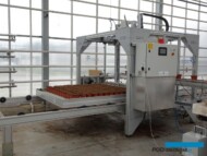 robot WillburgProjekten do ustawiania napełnionych doniczek na mobilnych stołach uprawowych_Plantpol-2022_fot-A-Cecot