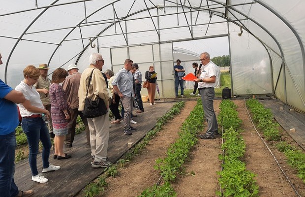 Uczestnicy spotkania w stacji badawczej