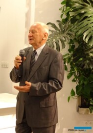 Profesor Andrzej Komosa wyraził się z uznaniem o działalności przedsiębiorstwa, widząc przed nim dobrą przyszłość_podczas Dnia Otwartego firmy Adviser_11_2022_fot-A-Cecot