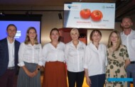 Reprezentacja firmy Bayer podczas spotkania w Kaliszu, od lewej: Maxime Coque, Maria Lis, Monika Buława, Anna Wojciechowska, Katarzyna Tykarska-Duchovska, Paulina Janicka i Grzegorz Fic