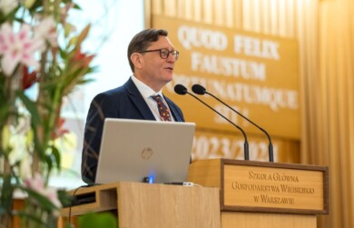 Dr hab. Dariusz Sochacki z SGGW mówił o polskiej branży ozdobnych roślin cebulowych_sympozjum Flower Bulbs 2024_fot. Agencja City - Kamila Król