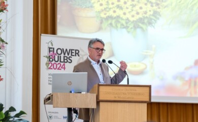 Tomasz Michalik z Vitroflory mówił o polskiej branży bylin_sympozjum Flower Bulbs 2024_fot. Agencja City - Kamila Król
