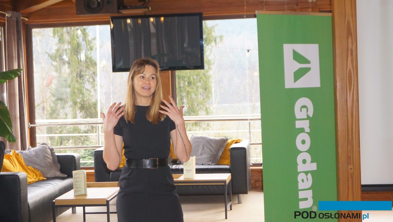 Natalia Bętkowska z firmy Koppert przedstawiła zalety biologicznych rozwiązań w ochronie ogórków po osłonami