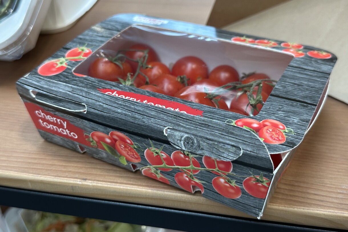 Pudełka z okienkiem najczęściej wykorzystywane do pakowania pomidorów w małym kalibrze (fot. DŁB)