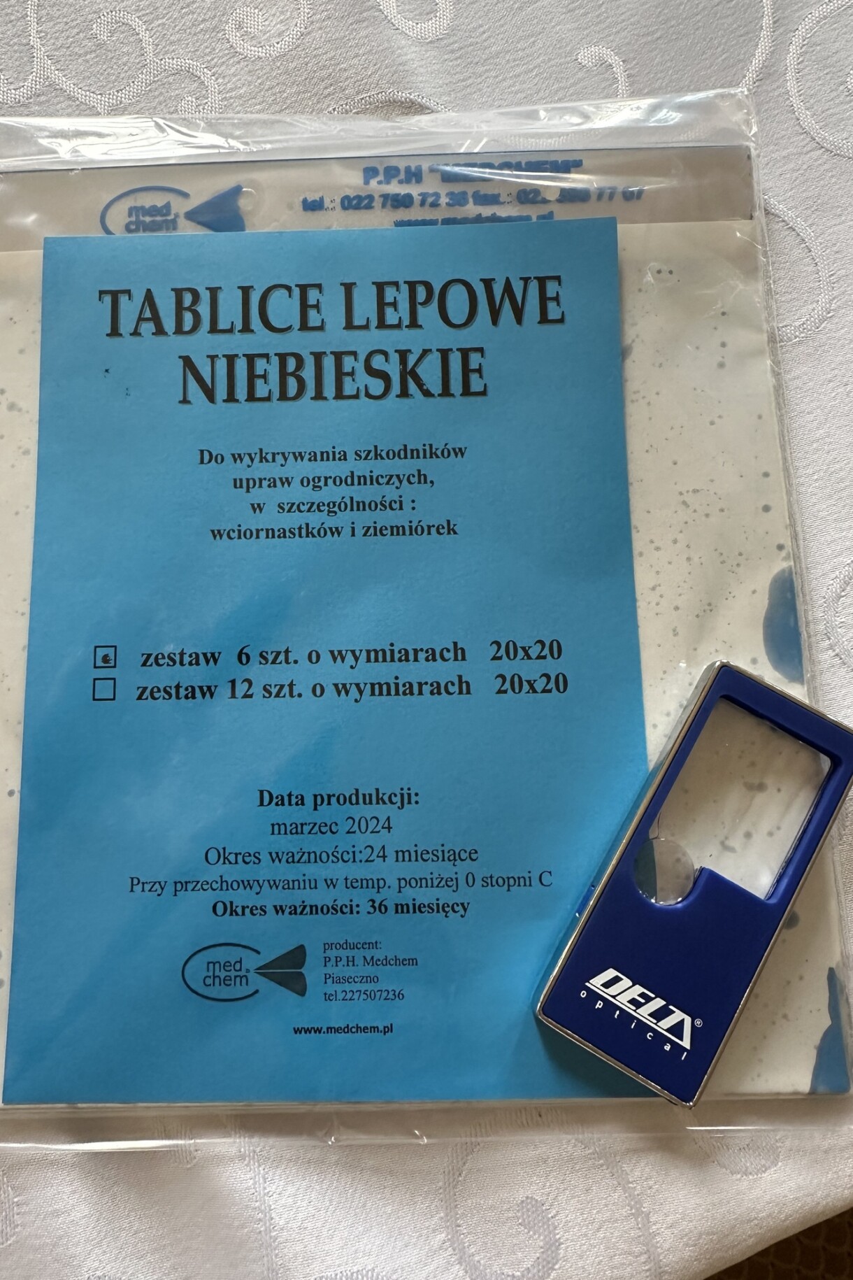 Niebieski pułapki lepowe pułapki do monitorowania populacji, m.in. wciornastków