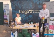 Justyna Kowalska i Piotr Przybysz z przedsiębiorstwa Fargo_Zywy Katalog 2024 w Trzesaczu_Vitroflora_fot. A-Mitoraj