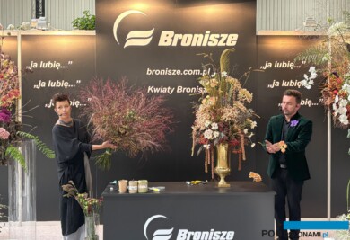 Pokaz florystyczny „Ja lubię…” poprowadzili na stoisku WR-SRH „Bronisze” Sylwia Bednarek i Zbigniew Dziewulski _Zieleń to Życie 2024_fot. A-Cecot