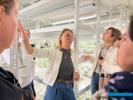 Anna Galant-Jakubowska_fitotron laboratorium firmy InFlora_wizyta uczestników 16. Ogólnopolskiej Konferencji Kultur In Vitro i Biotechnologii Roślin_Krakow_fot. A-Cecot