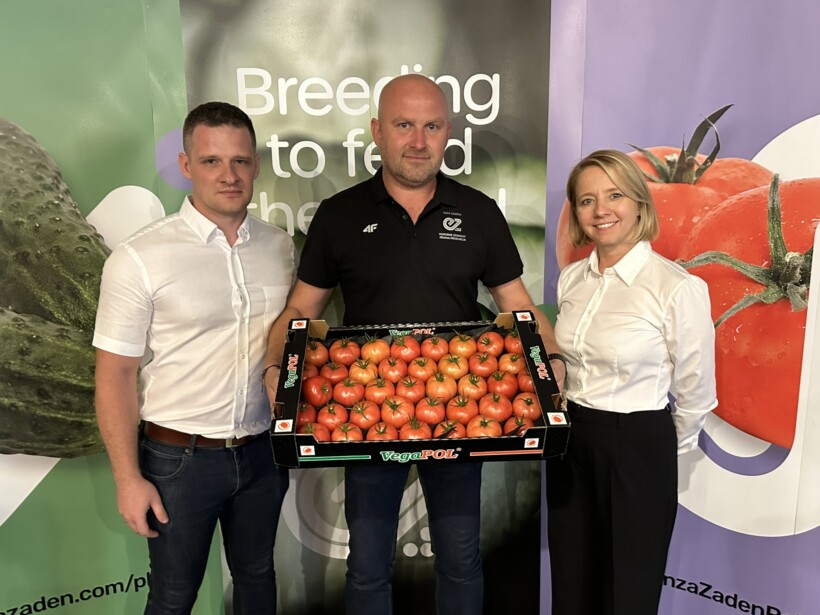 Agnieszka Wiśniewska, Krzysztof Odzioba i Tomasz Nowak z firmy Enza Zaden promowali m.in. odmianę Corsica F1 o wysokiej odporności na ToBRFV