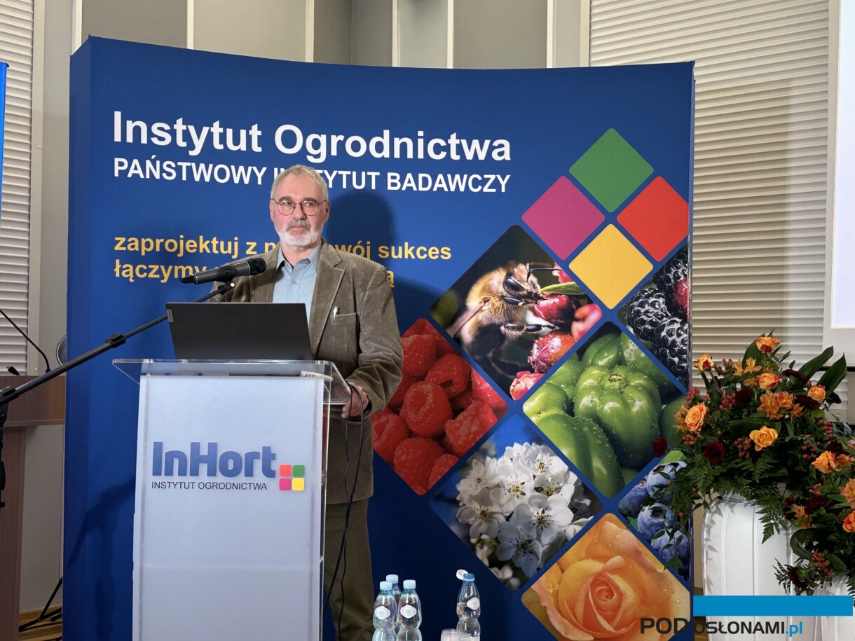 Dr Artur Miszczak podczas konferencji „Innowacje w ekologicznej uprawie roślin” (fot. DŁB)