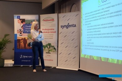 Marta Przepiórka z firmy Rozsadnik przedstawiła standardy produkcji rozsady w profesjonalnych firmach, używane są tylko nasiona z certyfikatem GSPP (fot. AW)