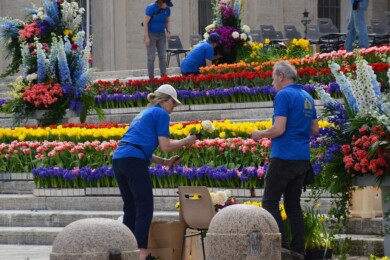 Easter_Dutch Flower Arrangements_Vatican City