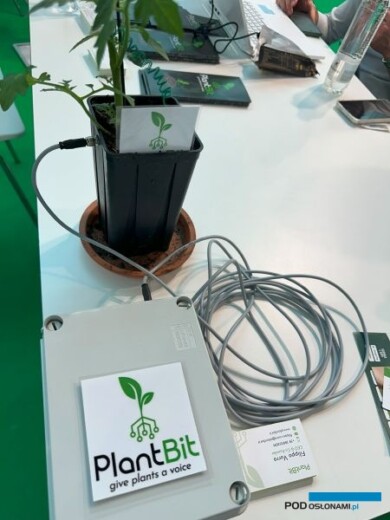 PlantBit. to innowacyjny system sensorów, który monitoruje zdrowie roślin poprzez analizę ich soku
