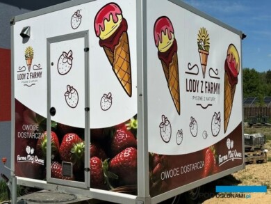 Budka "Lody z Farmy" przygotowana do sezonu