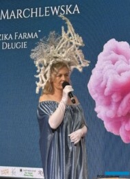 Finałowa gala 5. Konkursu SFP im. Kariny Maćkowiak na florystyczny fascynator_Prezentacja Justyny Marchlewskiej_Gardenia 2025_fot. A-Cecot