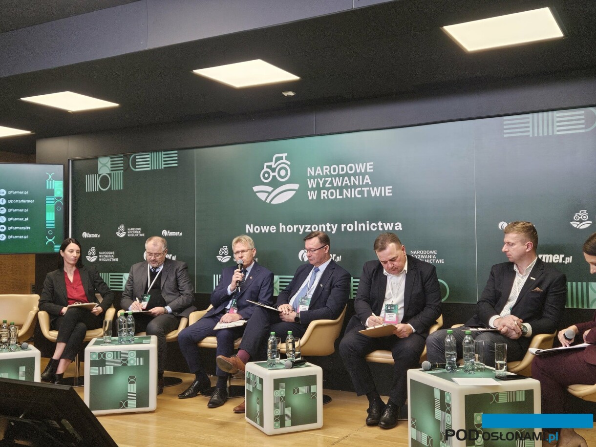 Uczestnicy debaty PSOR - Małgorzata Bojańczyk (dyrektor generalna PSOR), Iwona Dyba (moderatorka, redaktor naczelna farmer.pl), dr hab. Roman Kierzek (Prof. IOR-PIB), dr Paweł Krawiec (sadownik, Horti Team), Robert Nowak (wiceprezes KRIR), Krzysztof Nykiel (Prezes KZPBC), Łukasz Pergoł (rada ds. Młodych Rolników)