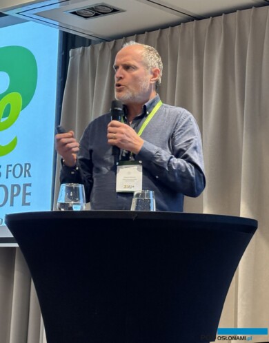 Graham Spencer omówił m.in. na wpływ trendów społecznych na dobór roślin obecnych na rynku_Konferencja Szkółkarska 2025 (fot. A. Cecot)