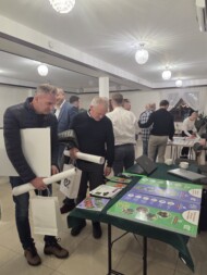 Dużym powodzeniem cieszyły się materiały zapewnione przez organizatorów dotyczące zachowania higieny w pomieszczeniach uprawowych, fot PB