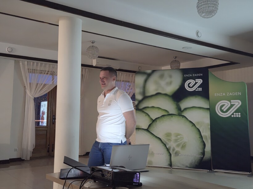 Krzysztof Odzioba omówił odmiany pomidorów i ogórków hodowli Enza Zaden, fot. PB