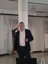 O tym jak skutecznie prowadzić ochronę biologicznę ogórka pod osłonami mówi Kamil Szybczyński, fot. PB